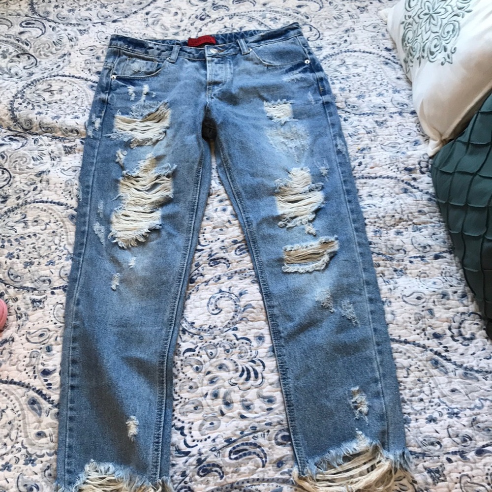 High waisted ripped jeans
